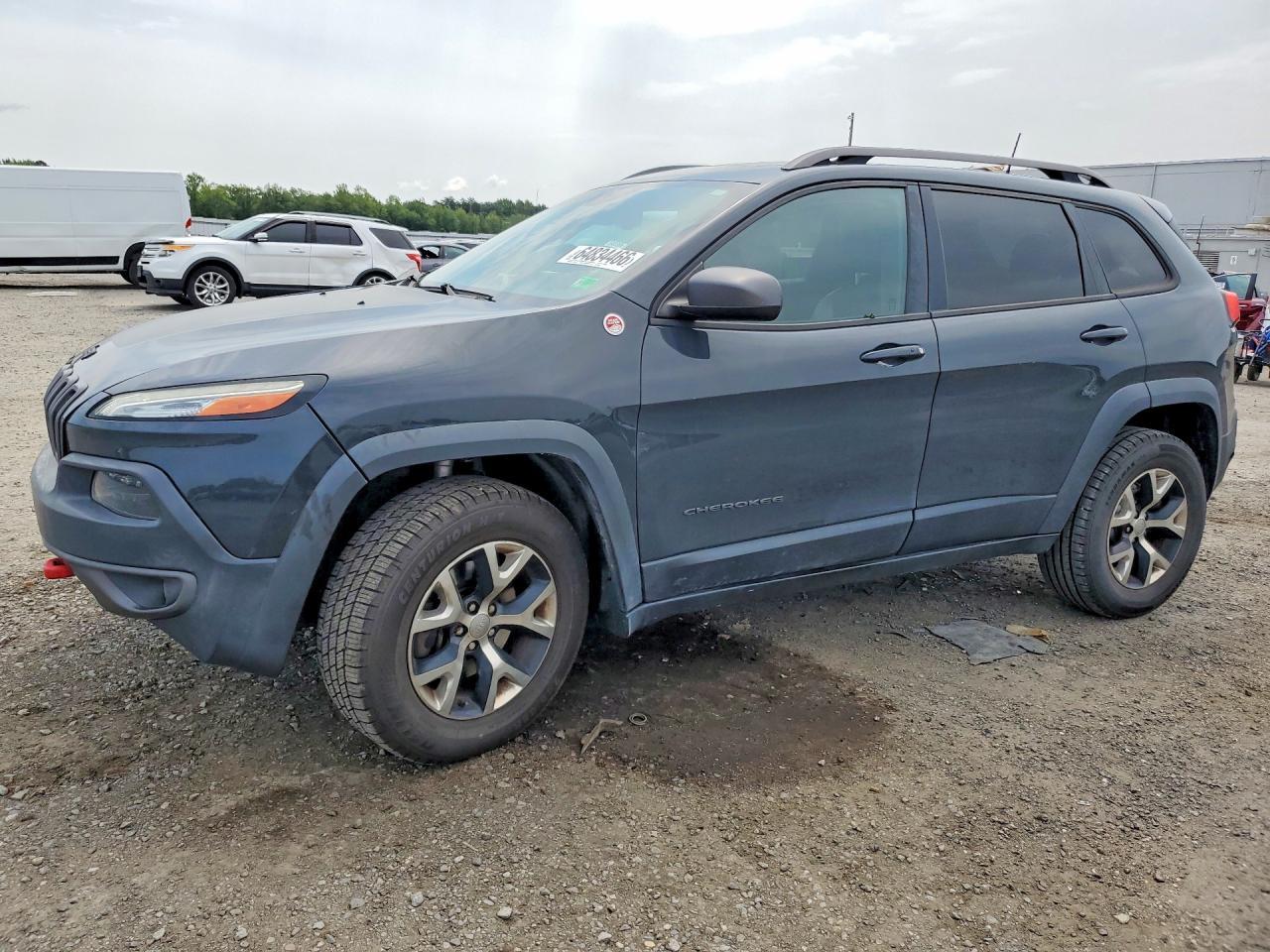 2016 Jeep Cherokee Trailhawk - zdjęcie główne