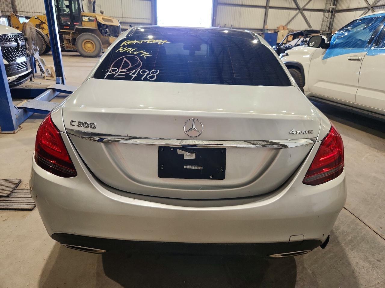 2021 Mercedes-Benz C 300 4Matic - zdjęcie 6