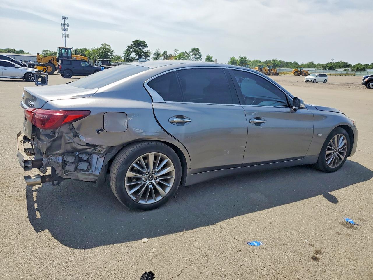2018 Infiniti Q50 3.0T Luxe - zdjęcie 3