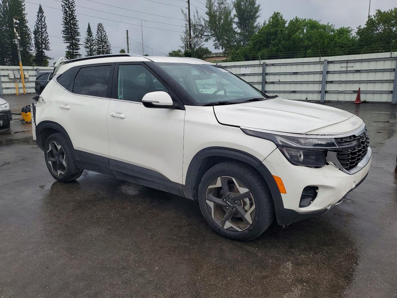 2024 Kia Seltos Ex - zdjęcie 4