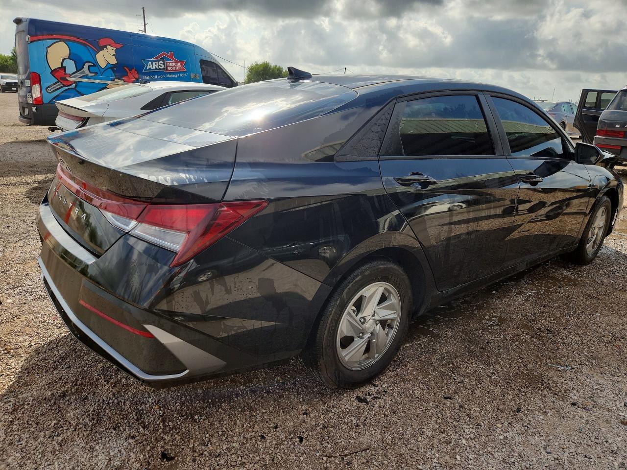 2026 Hyundai Elantra Se - zdjęcie 3