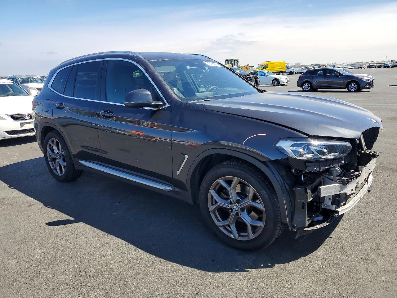 2022 BMW X3 xDrive30I - zdjęcie 4
