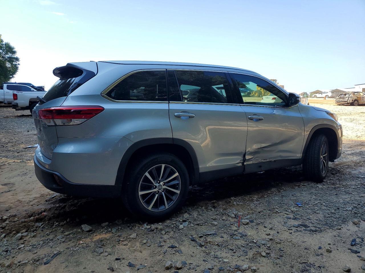 2019 Toyota Highlander Xle - zdjęcie 3
