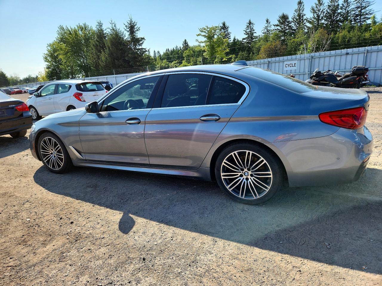 2017 BMW Seria 5 540i - zdjęcie 2