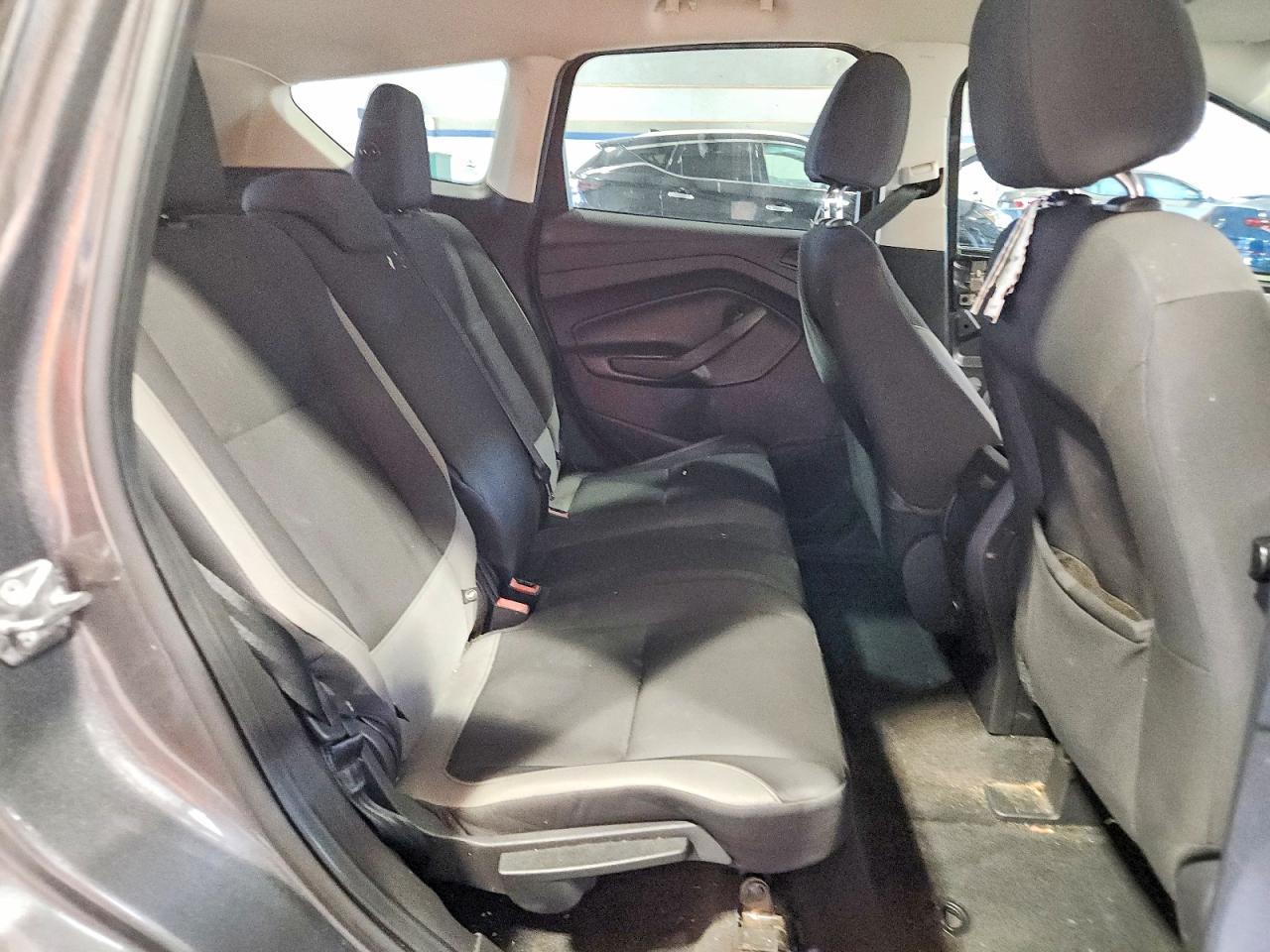 2014 Ford Escape S - zdjęcie 11