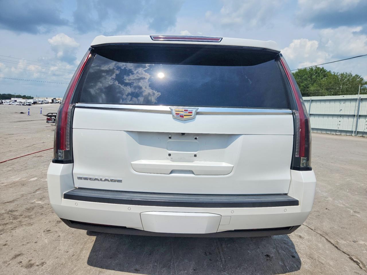 2016 Cadillac Escalade Luxury - zdjęcie 6