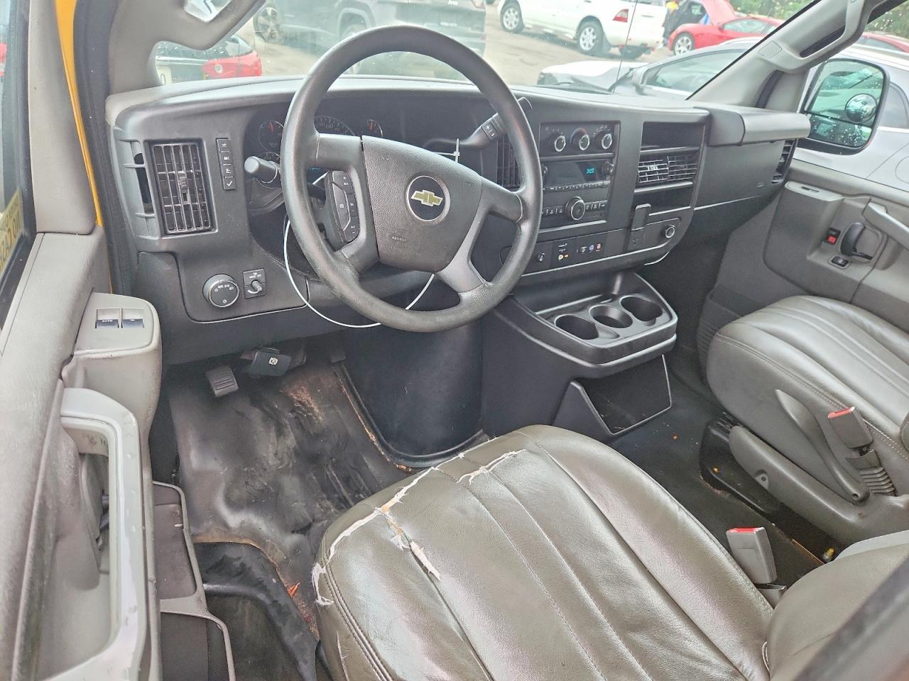 2020 Chevrolet Express G2500 - zdjęcie 8