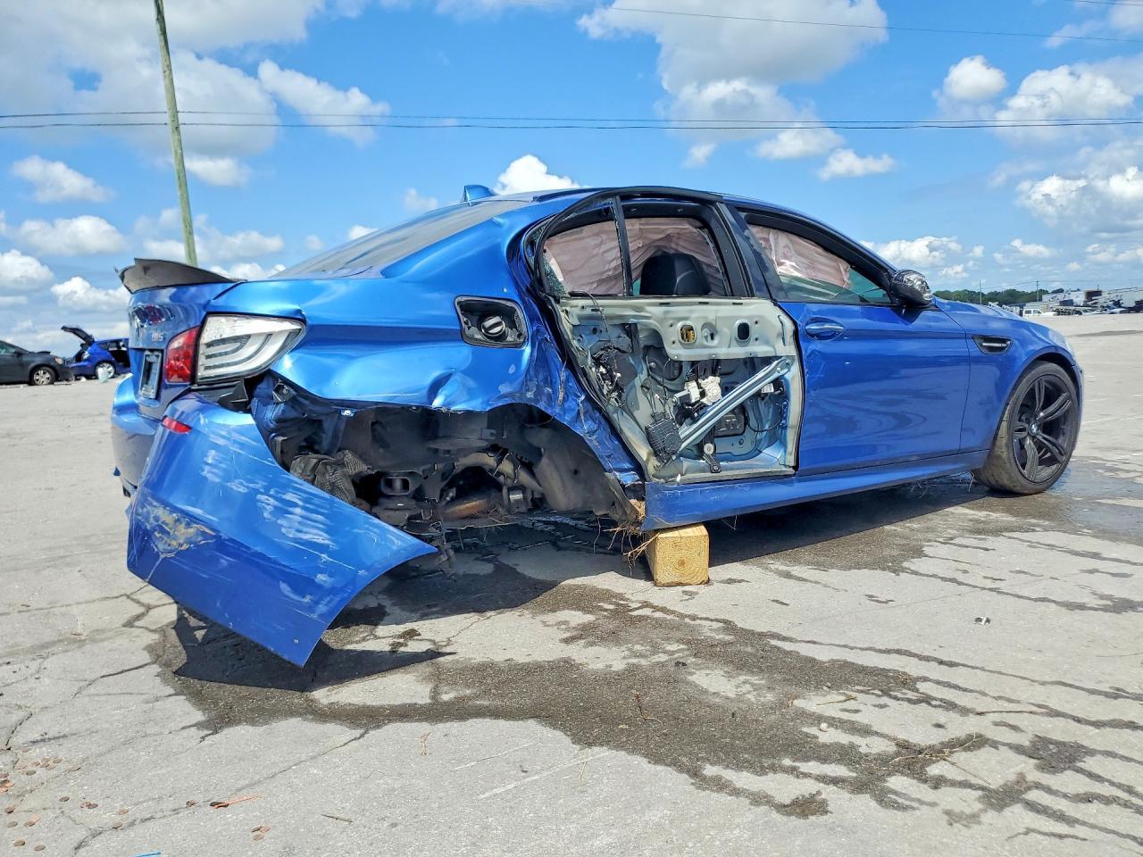 2013 BMW M5 - zdjęcie 3