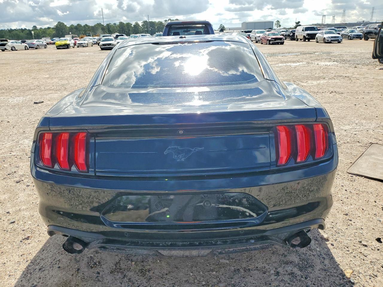 2018 Ford Mustang - zdjęcie 6