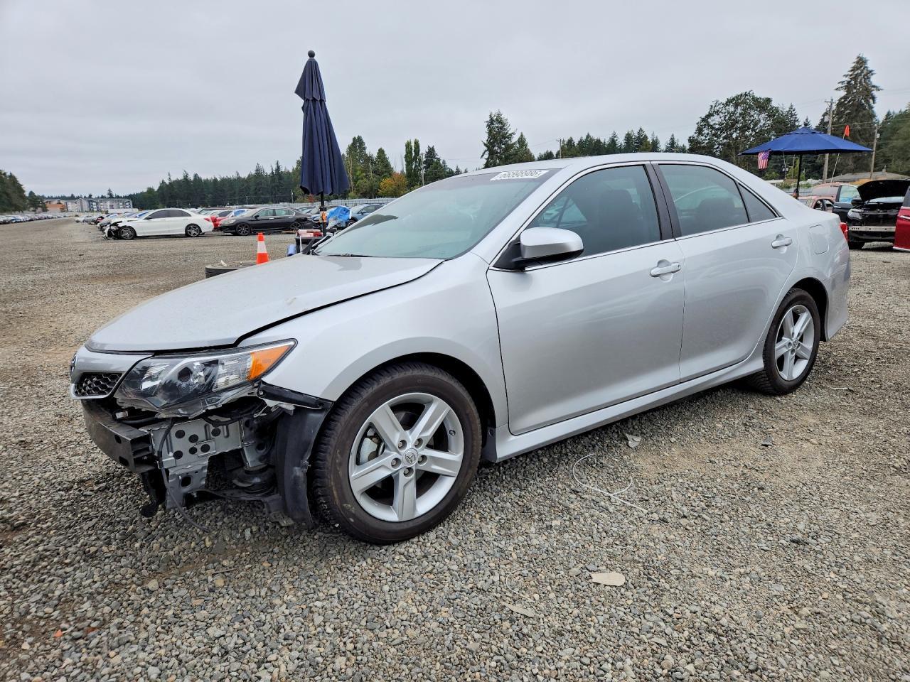 2013 Toyota Camry Se - zdjęcie główne