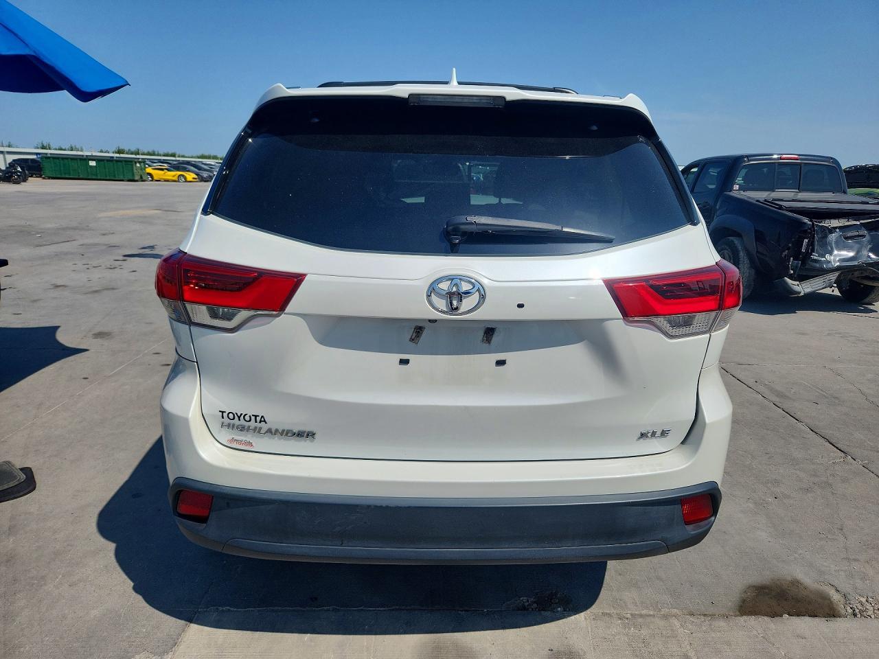 2017 Toyota Highlander Xle - zdjęcie 6
