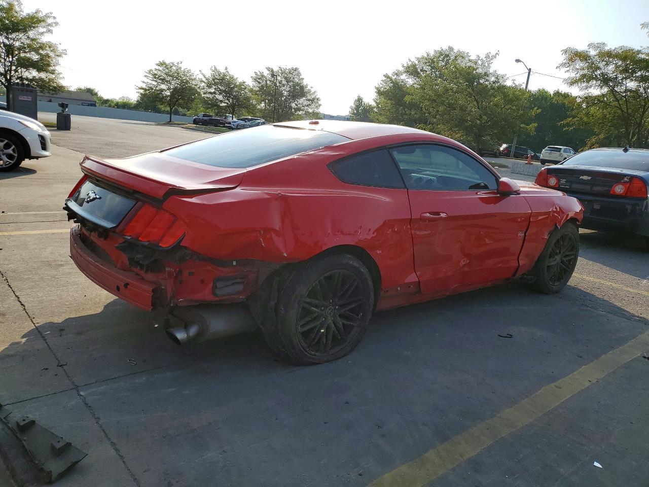 2017 Ford Mustang - zdjęcie 3