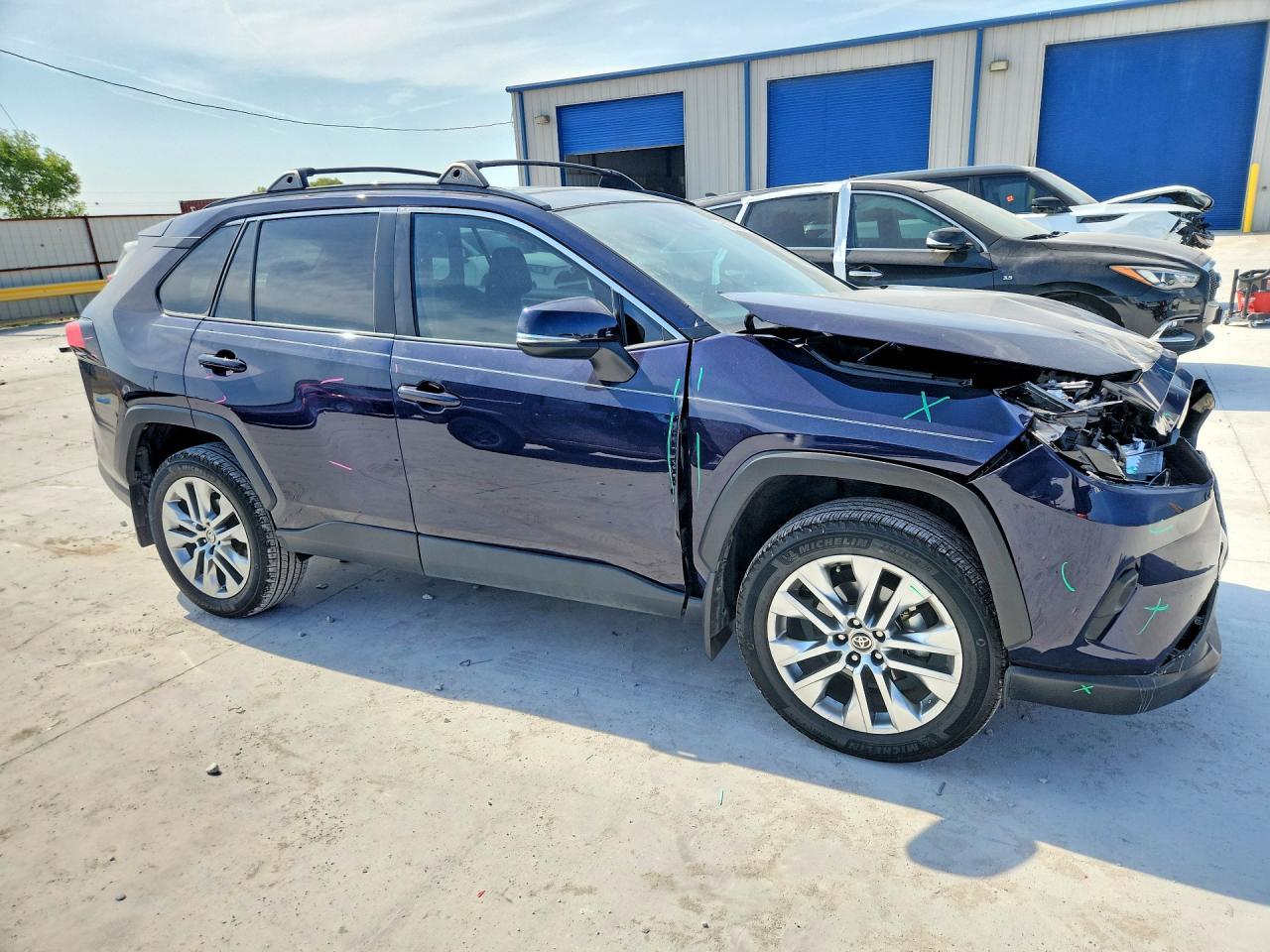 2024 Toyota Rav4 Xle Premium - zdjęcie 4