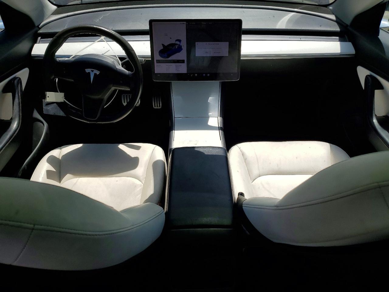 2020 Tesla Model 3 - zdjęcie 8