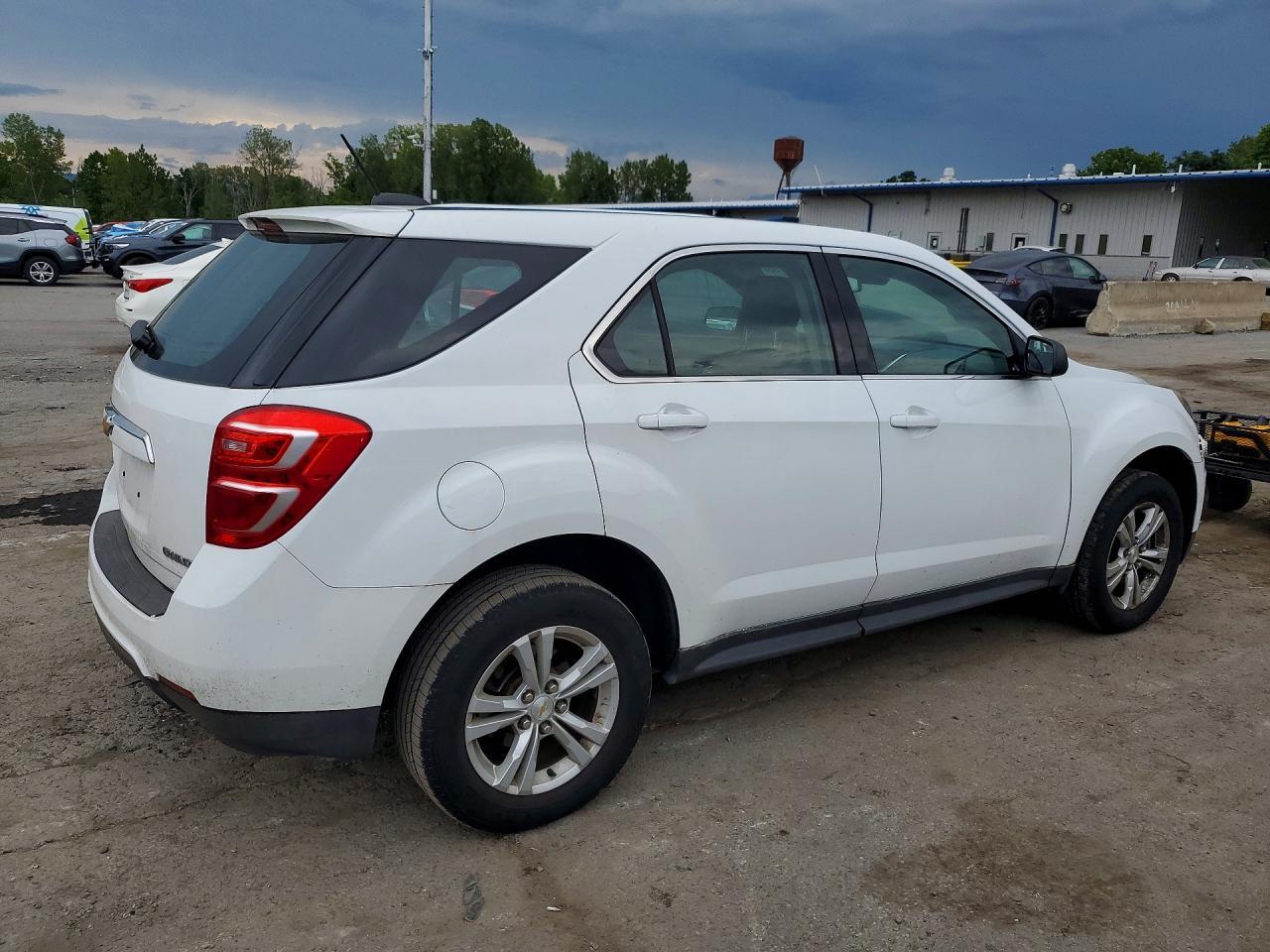 2016 Chevrolet Equinox Ls - zdjęcie 3