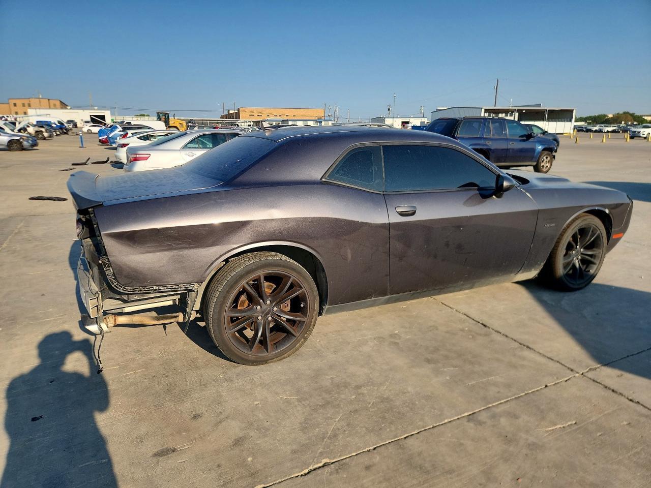 2016 Dodge Challenger R/T - zdjęcie 3