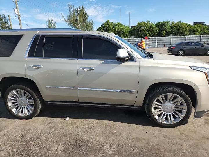2016 Cadillac Escalade Platinum - zdjęcie 14