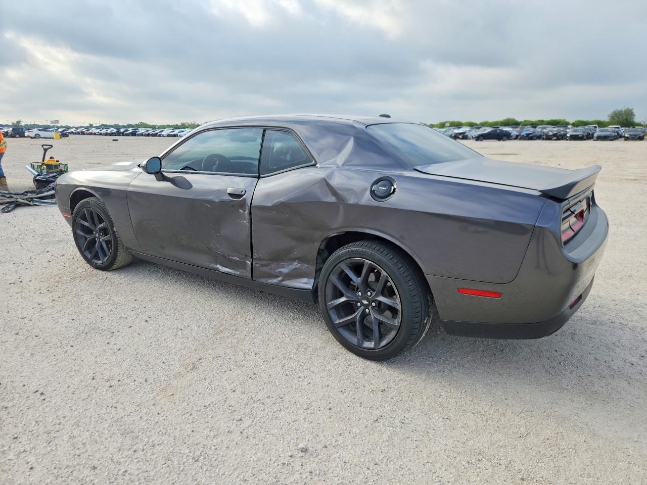 2020 Dodge Challenger Sxt - zdjęcie 2