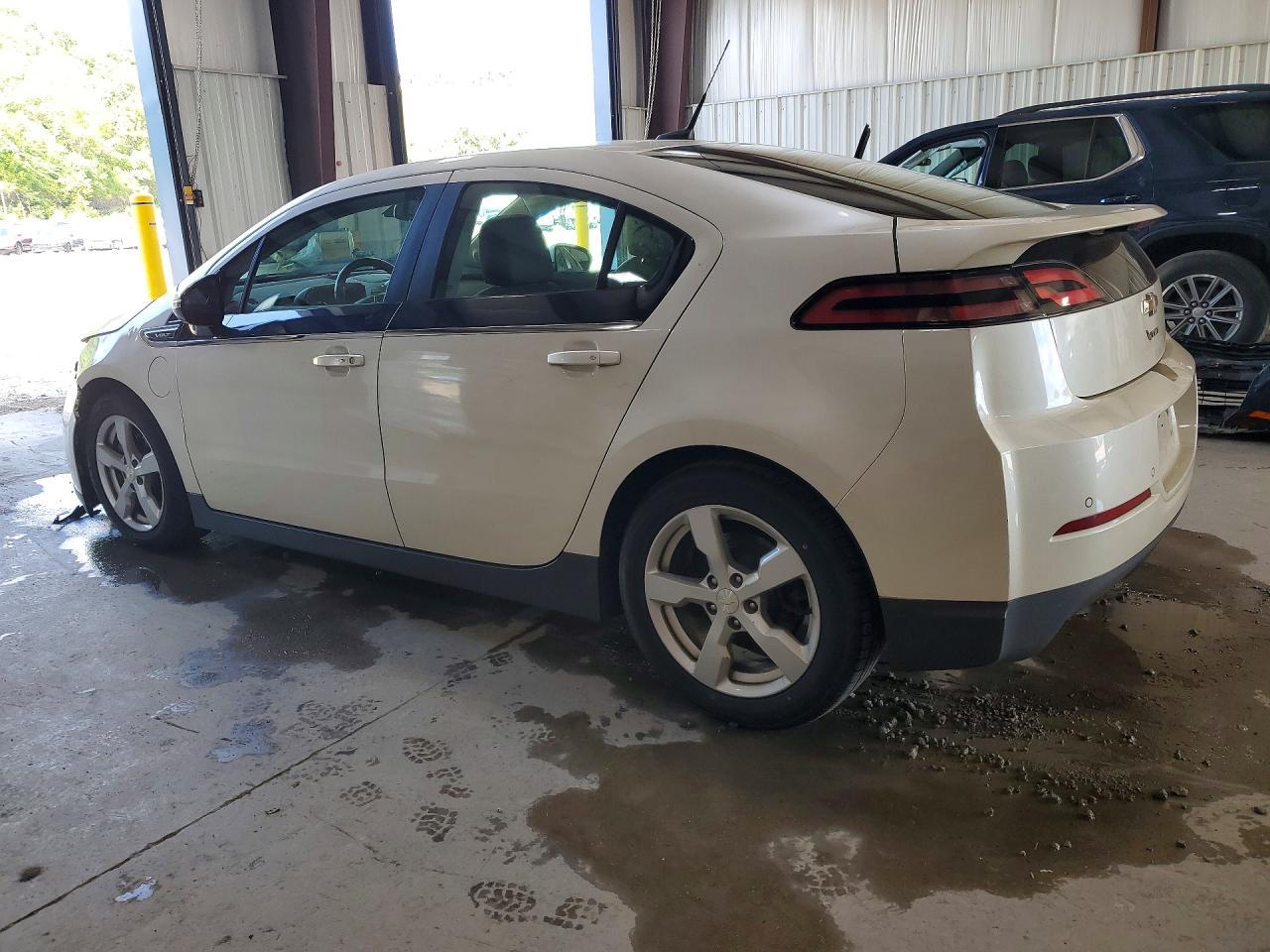 2014 Chevrolet Volt - zdjęcie 2