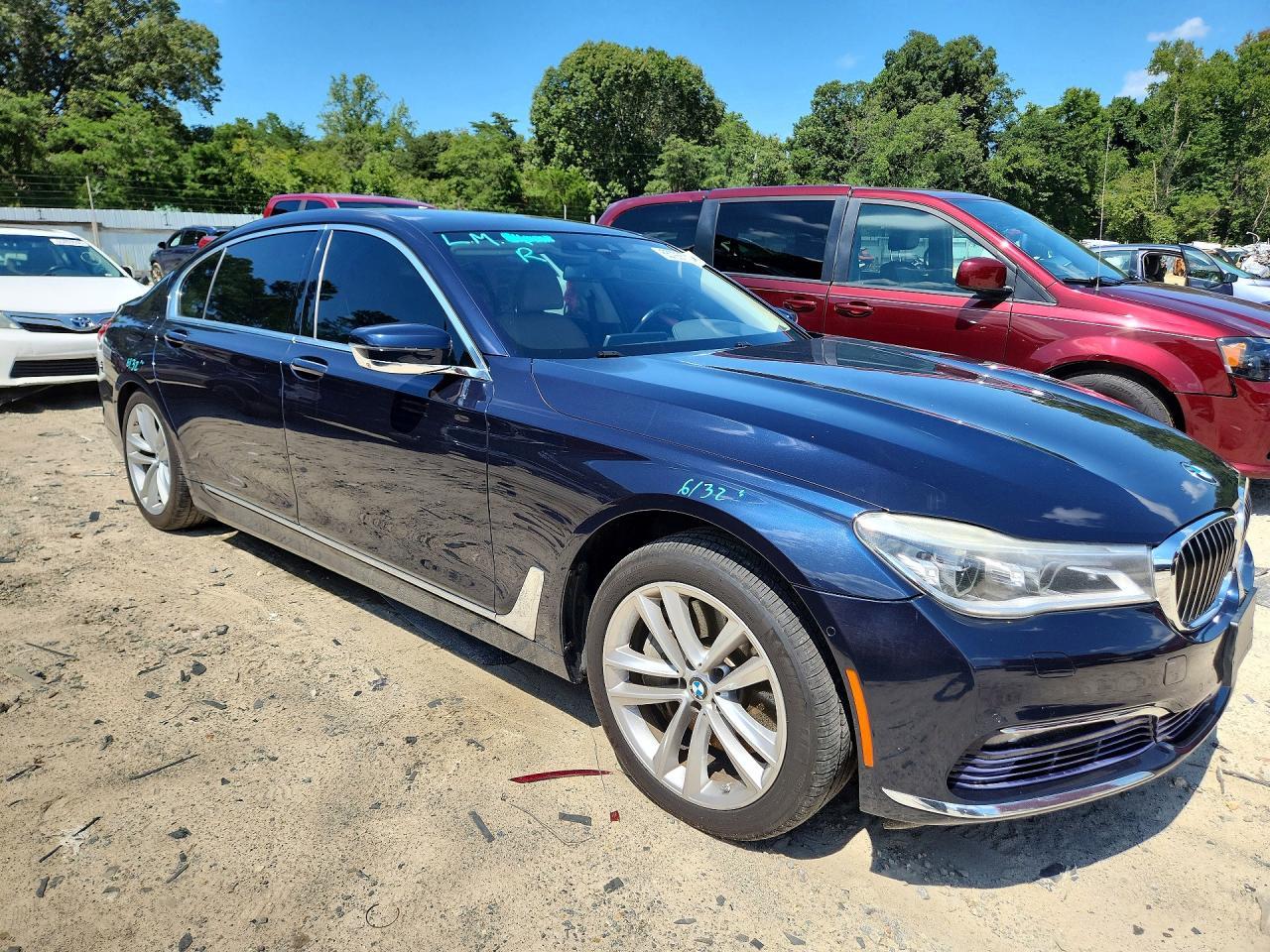 2017 BMW 750 Xi - zdjęcie 4