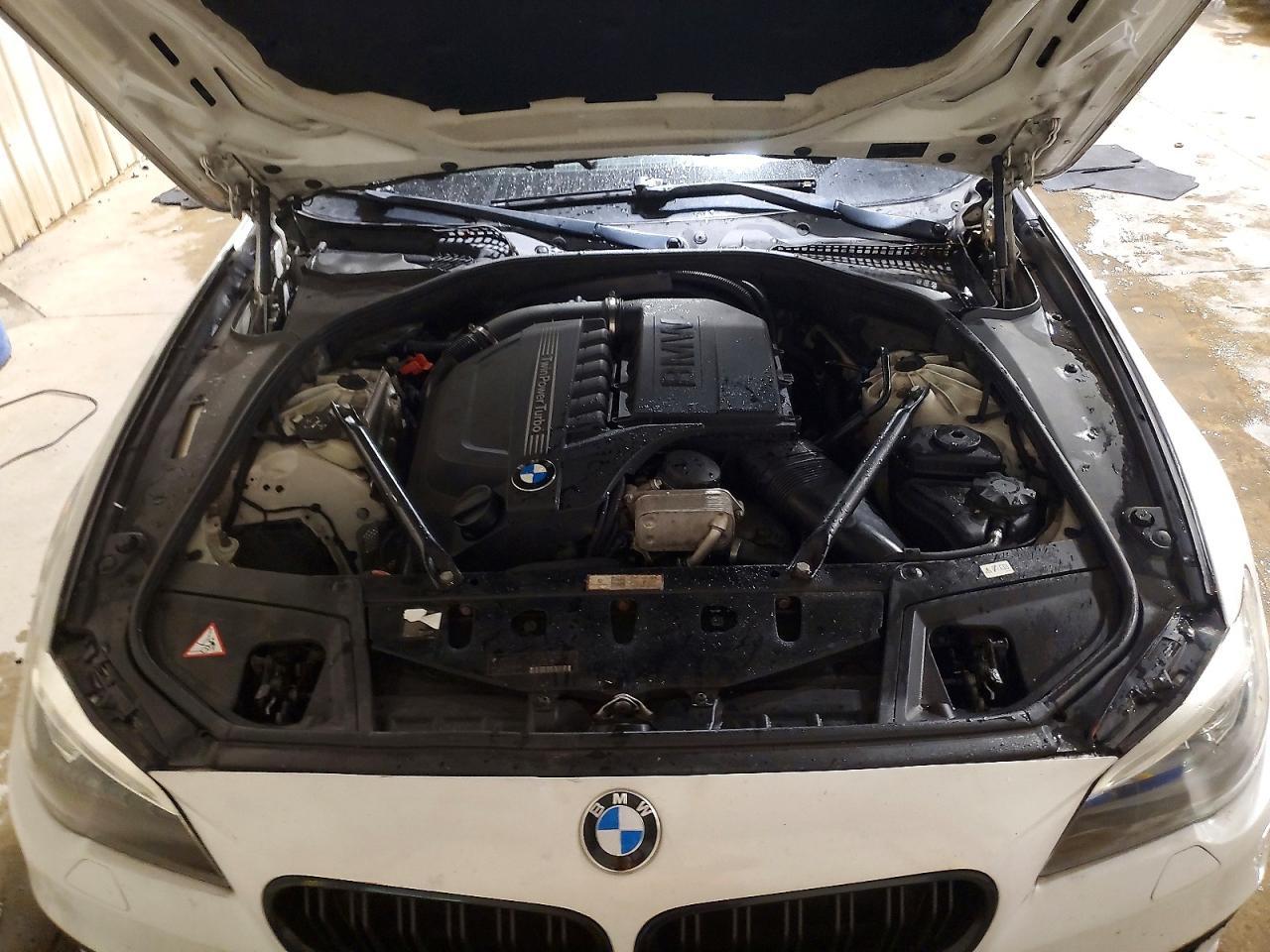 2014 BMW Seria 5 535i - zdjęcie 11
