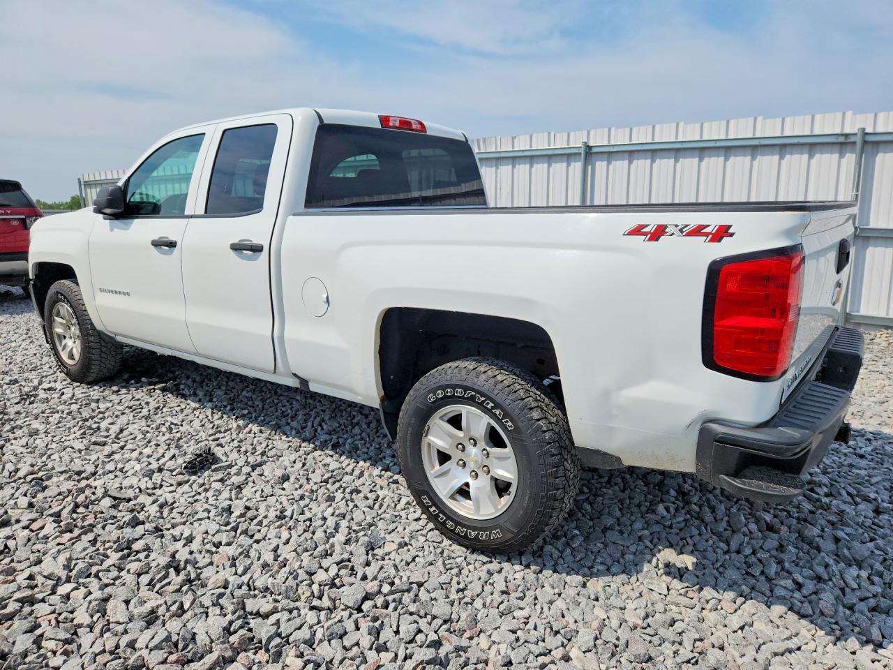 2018 Chevrolet Silverado K1500 - zdjęcie 2