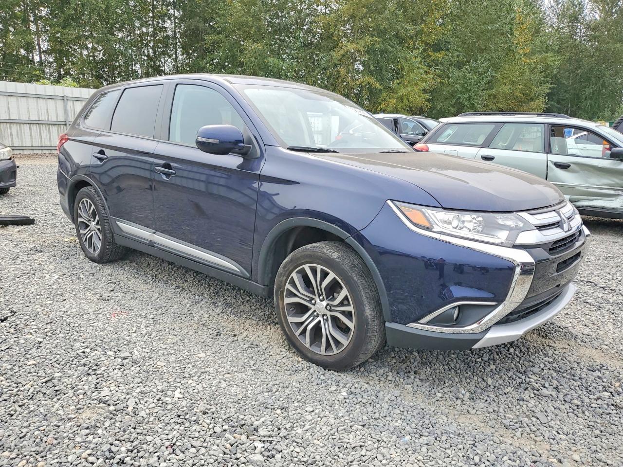 2017 Mitsubishi Outlander Se - zdjęcie 4