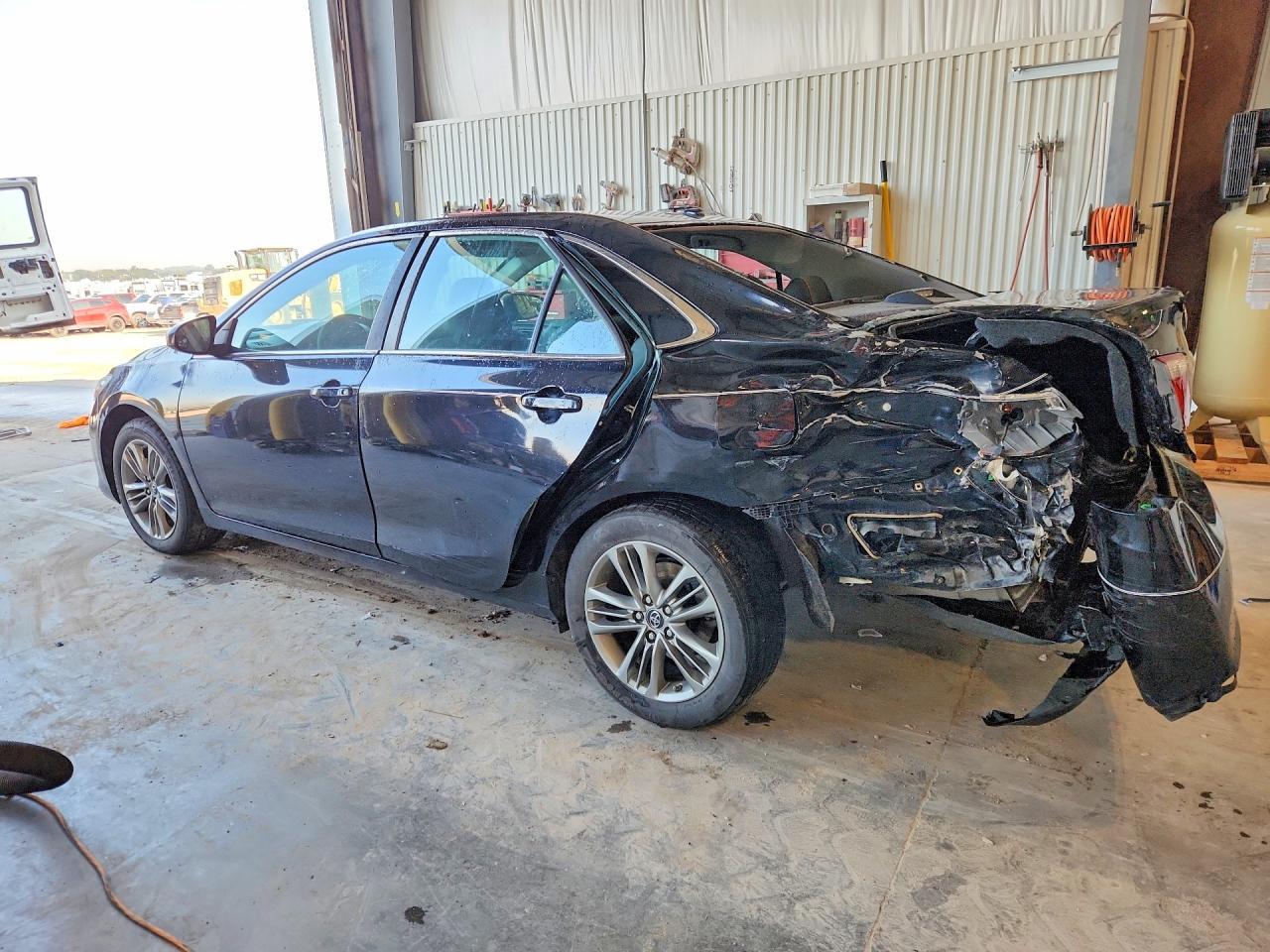 2017 Toyota Camry Se - zdjęcie 2