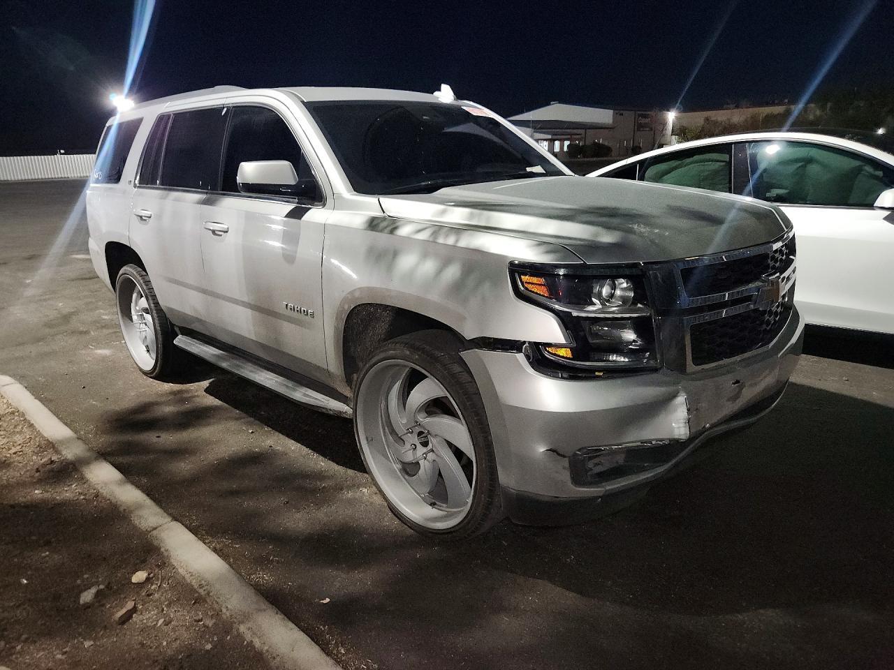2017 Chevrolet Tahoe C1500 Lt - zdjęcie 4