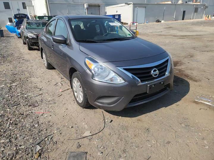 2018 Nissan Versa S - zdjęcie 13