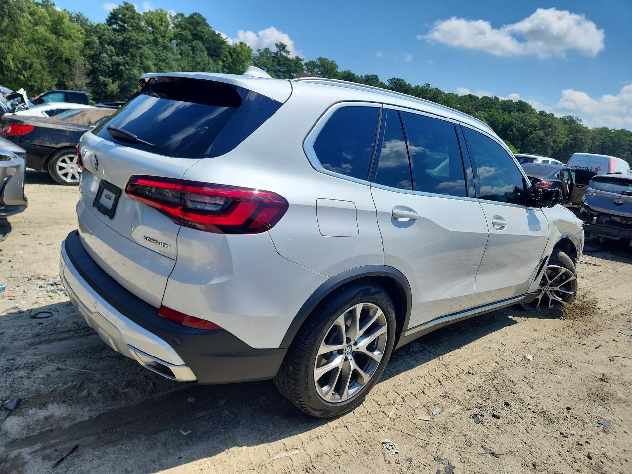 2023 BMW X5 xDrive40I - zdjęcie 3