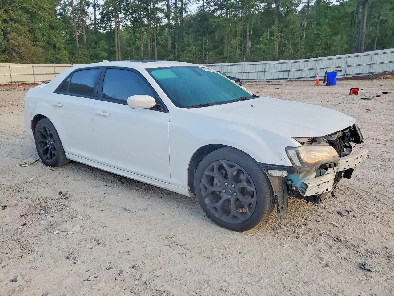 2020 Chrysler 300 S - zdjęcie 4