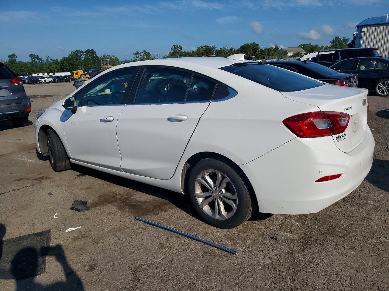 2019 Chevrolet Cruze Lt - zdjęcie 2