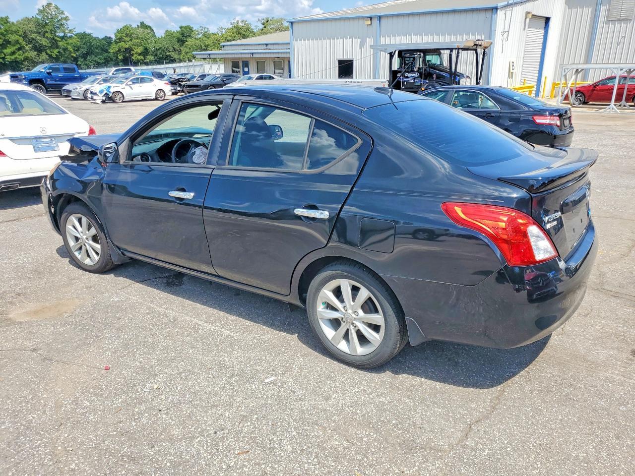 2014 Nissan Versa 1.6 Sl - zdjęcie 2