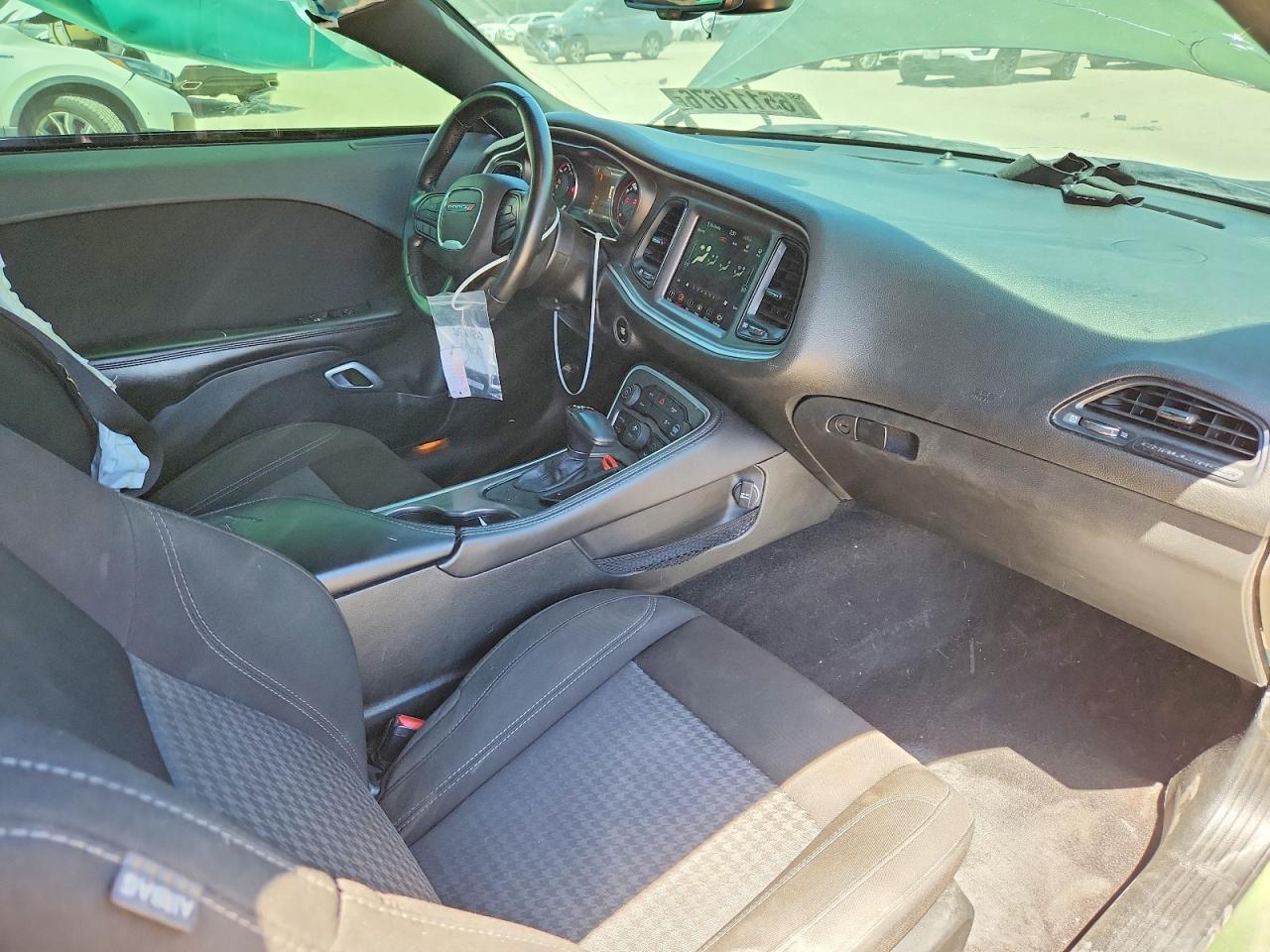 2022 Dodge Challenger Sxt - zdjęcie 8