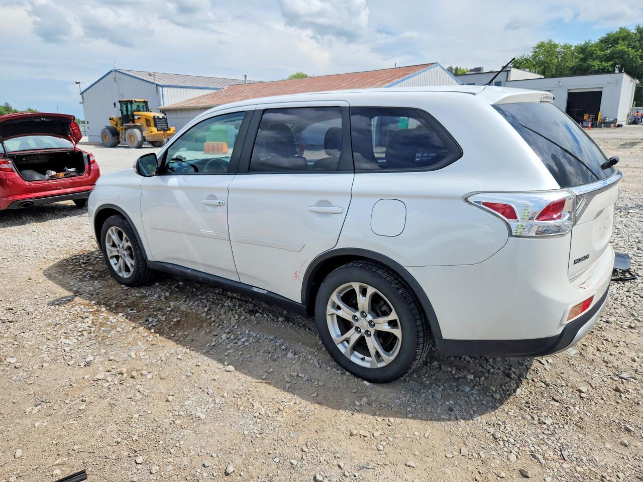 2015 Mitsubishi Outlander Se - zdjęcie 2