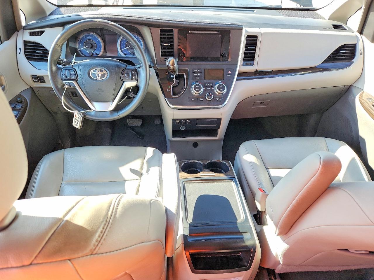 2017 Toyota Sienna Xle 7-Passenger - zdjęcie 8
