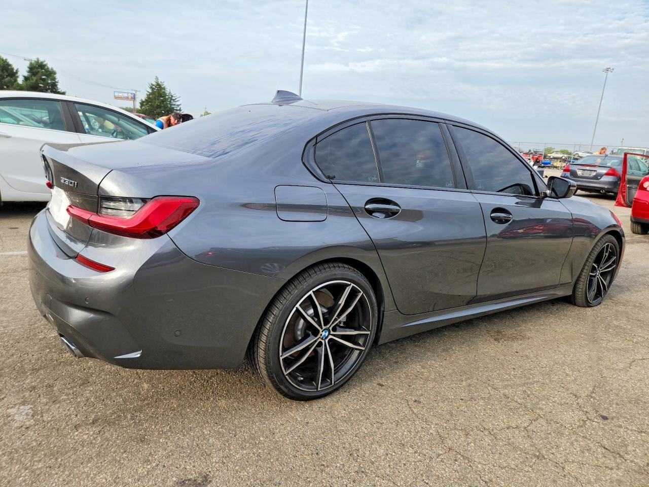 2019 BMW Seria 3 330i - zdjęcie 3