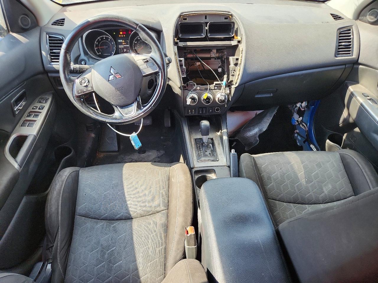 2021 Mitsubishi Outlander Sport Es - zdjęcie 8