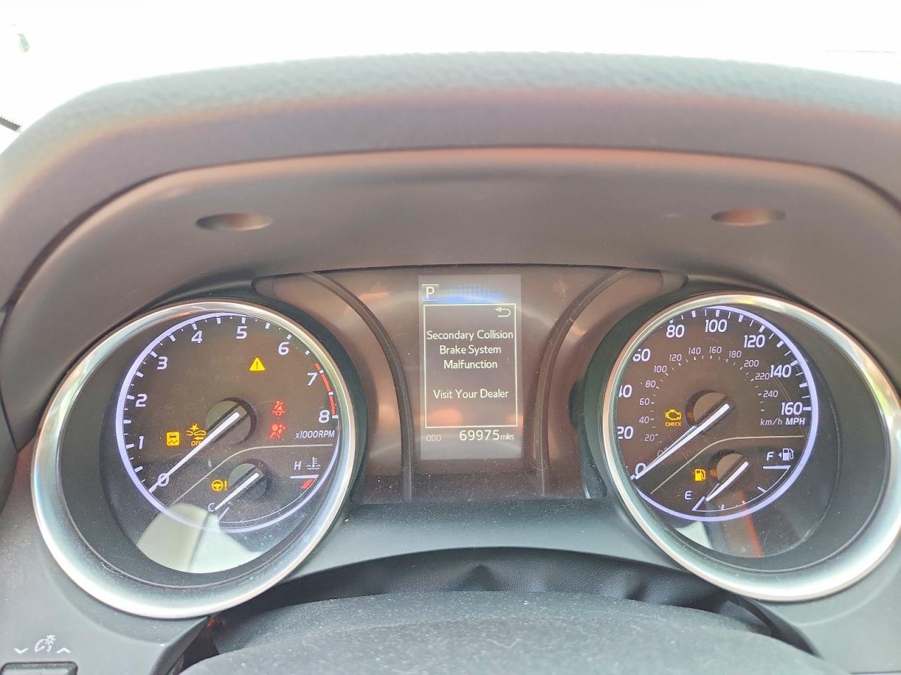 2018 Toyota Camry Le - zdjęcie 9