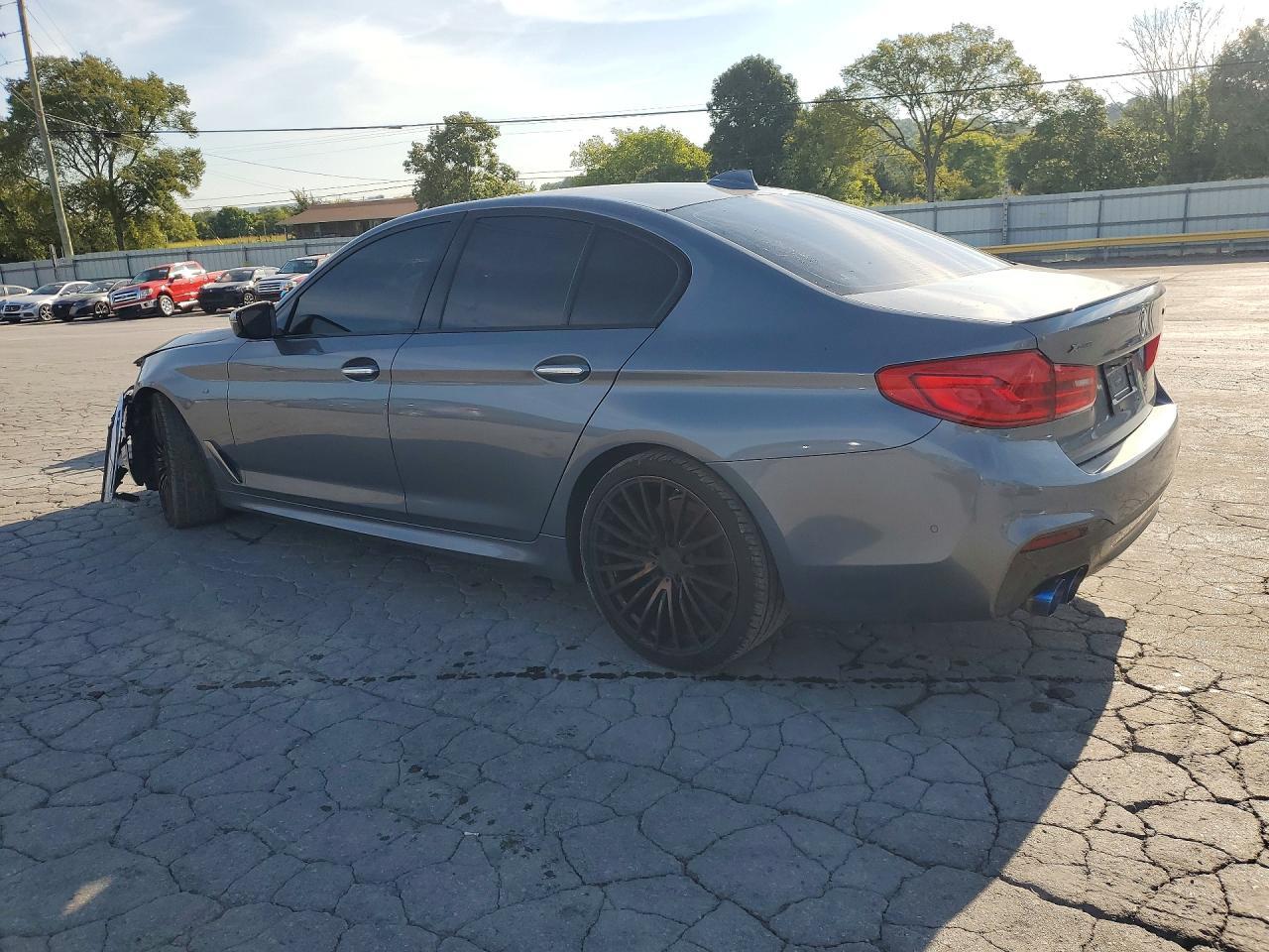 2018 BMW Seria 5 M550i - zdjęcie 2