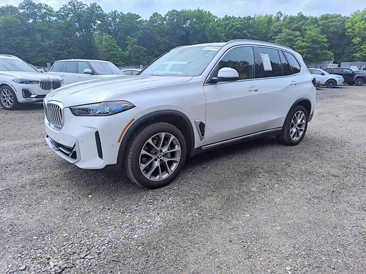 2026 BMW X5 xDrive40I - zdjęcie główne