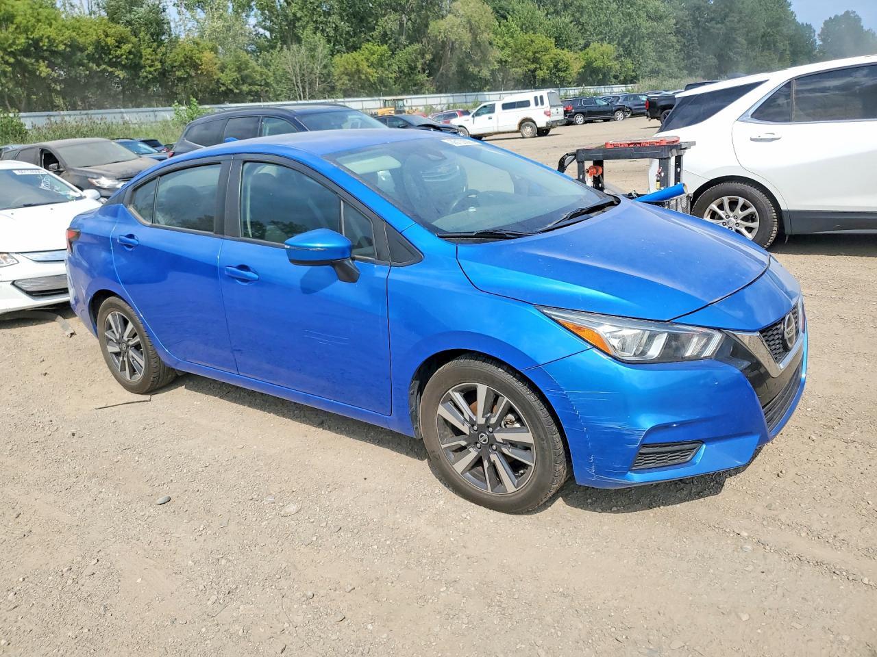 2021 Nissan Versa Sv - zdjęcie 4