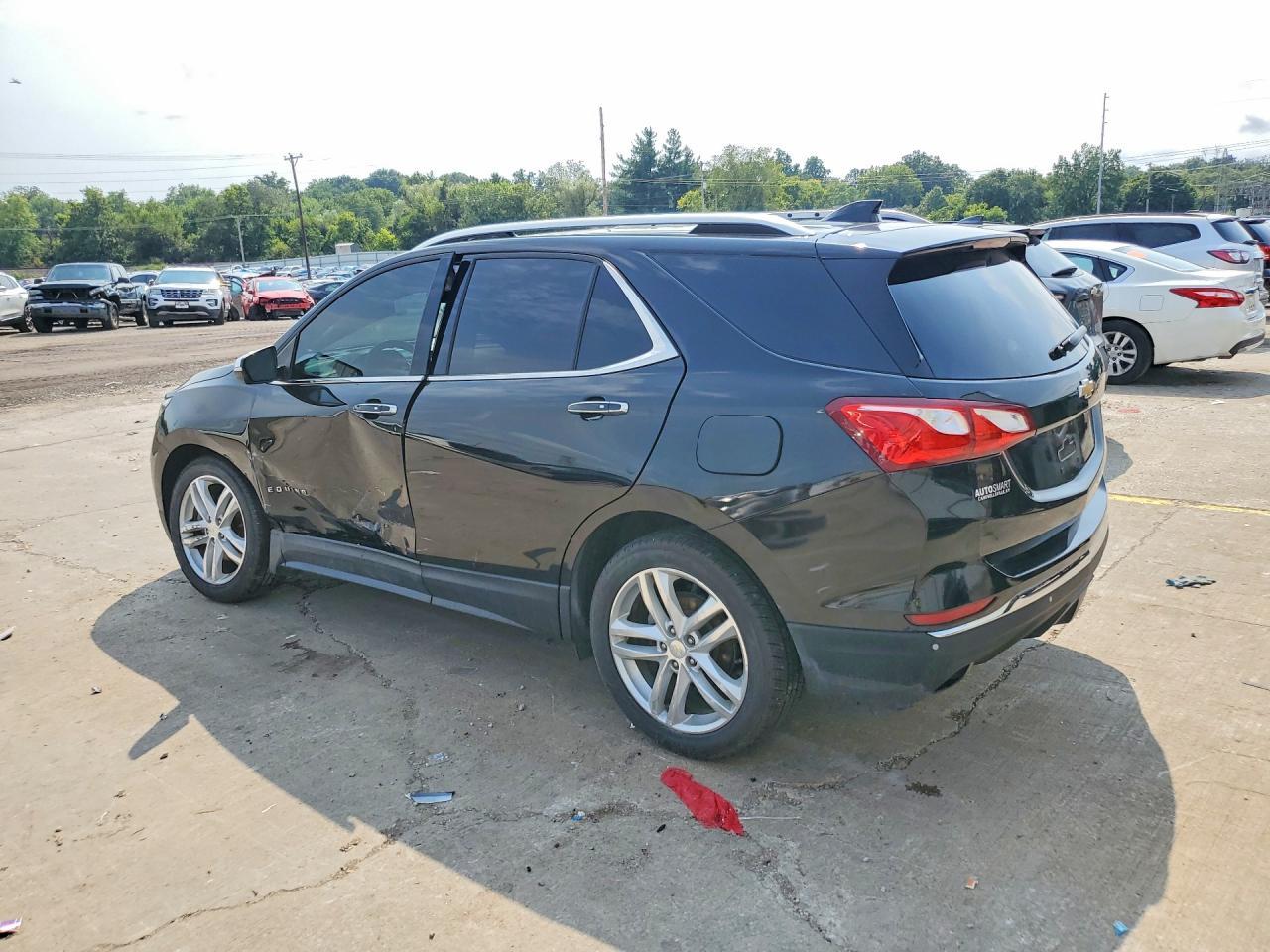 2018 Chevrolet Equinox Premier - zdjęcie 2