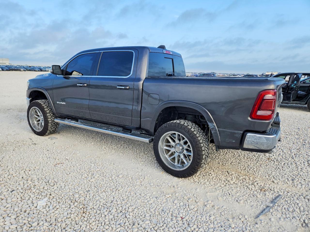 2022 Ram 1500 Laram - zdjęcie 2