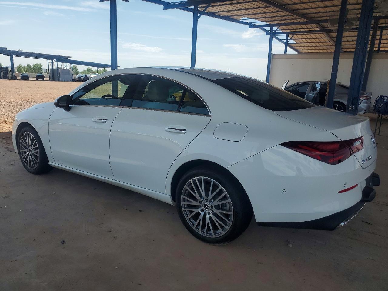 2025 Mercedes-Benz Cla 250 4Matic - zdjęcie 2