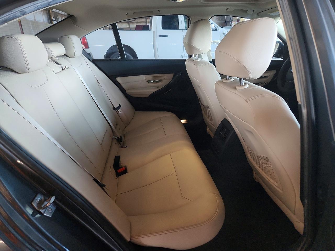 2015 BMW Seria 3 328i - zdjęcie 10