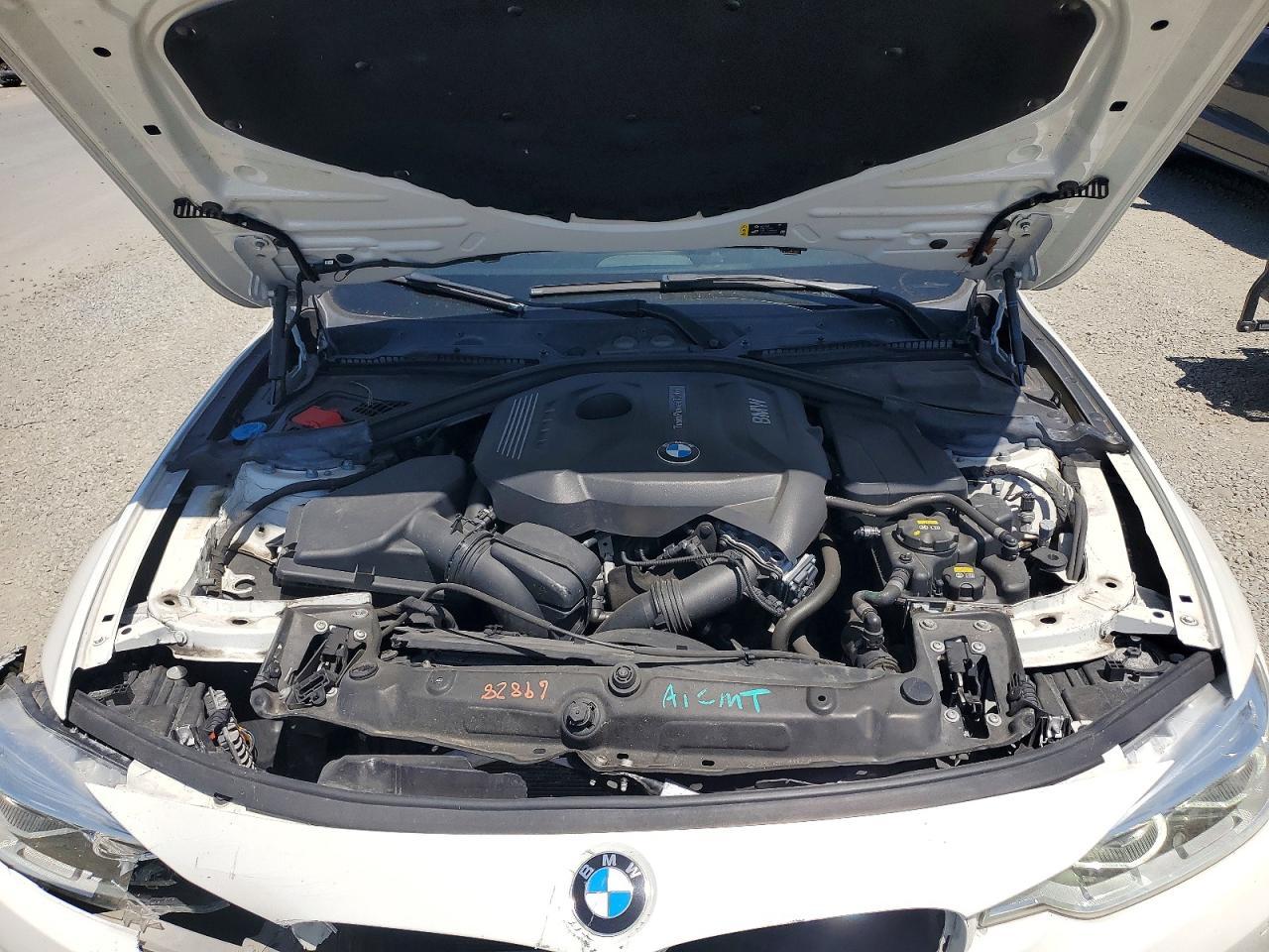2017 BMW Seria 3 330i - zdjęcie 11