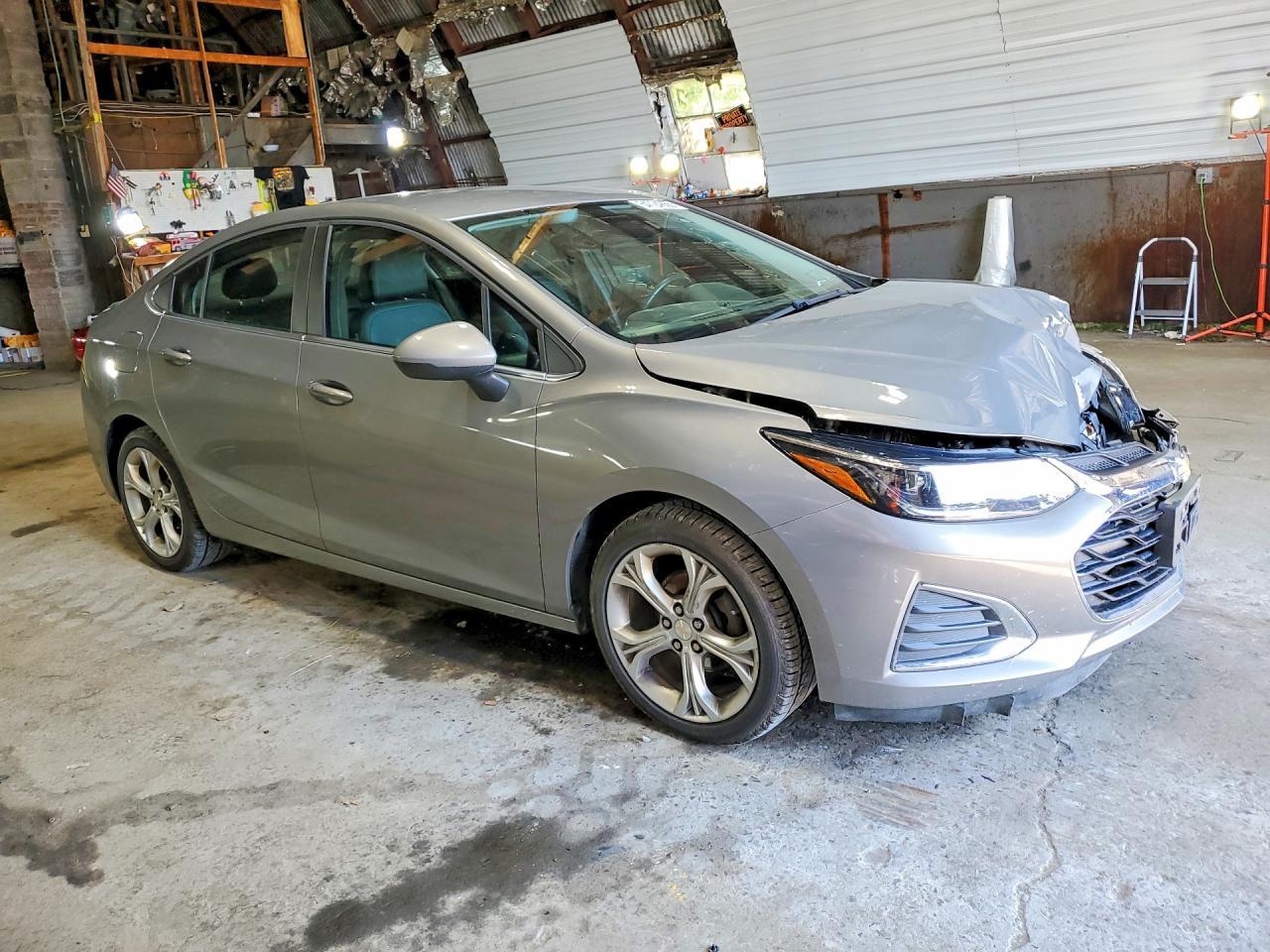 2019 Chevrolet Cruze Premier - zdjęcie 4