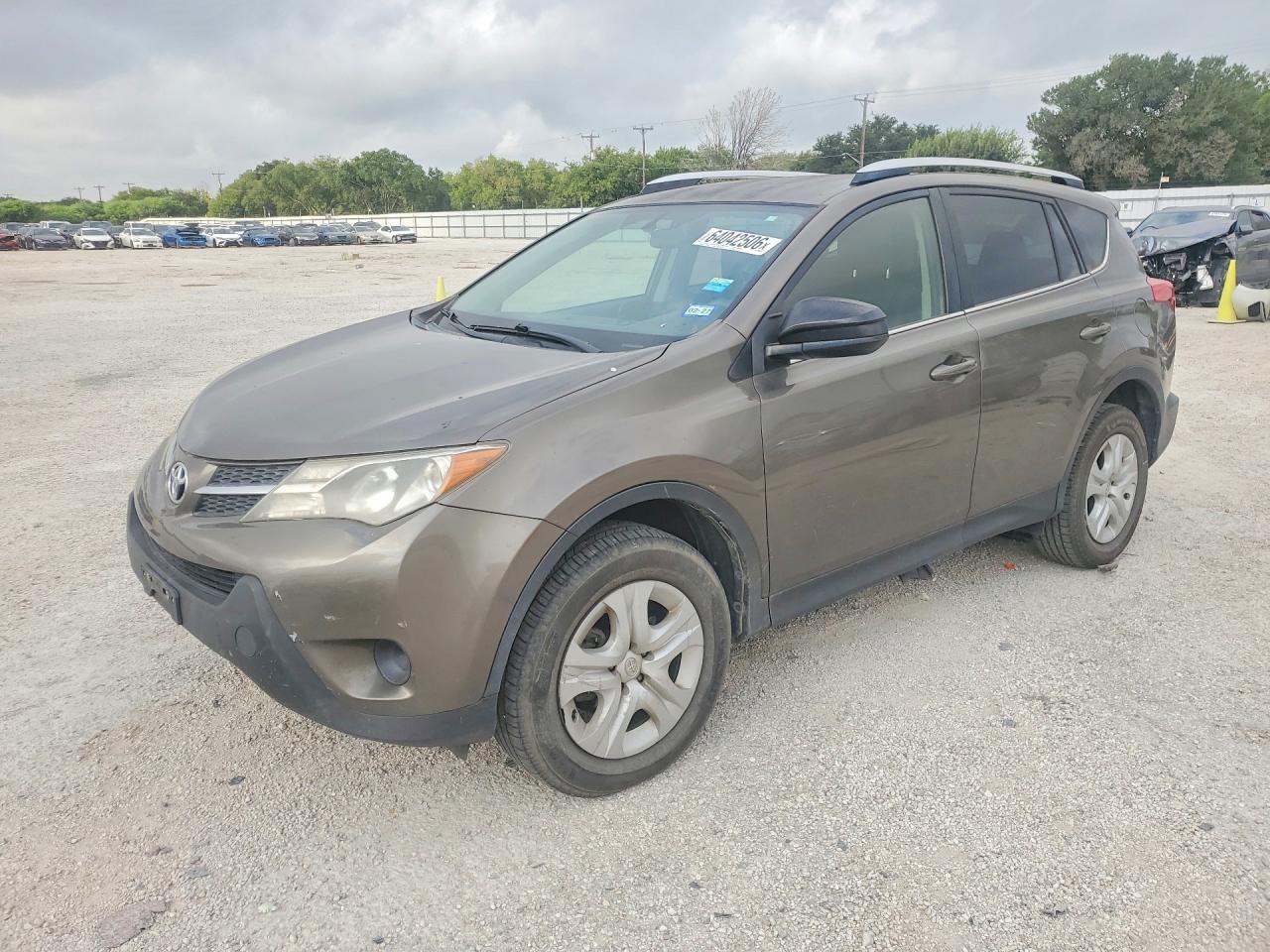 2015 Toyota Rav4 Le - zdjęcie główne